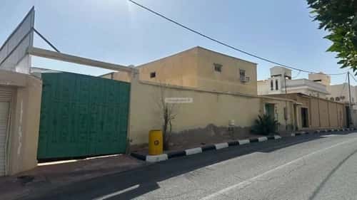 Building 500 SQM Facing North Ad Dirah, Albikiriuh