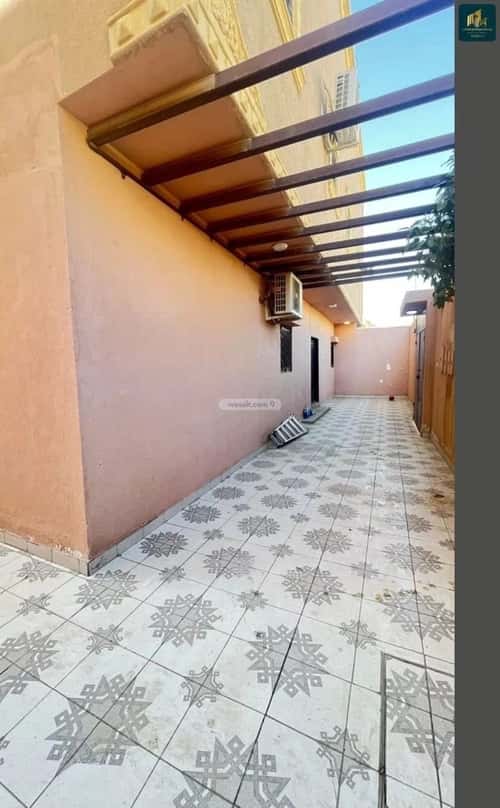 فيلا 400 متر مربع شرقية على شارع 15م العريجاء الأوسط، غرب الرياض، الرياض