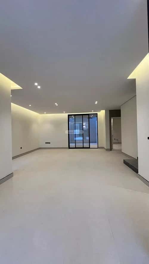 فيلا 300 متر مربع شرقية على شارع 15م النرجس، شمال الرياض، الرياض