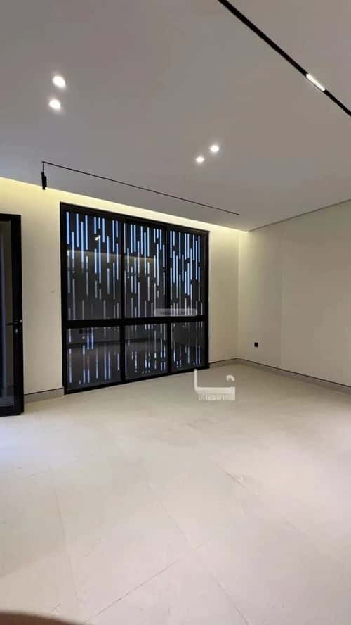 فيلا 300 متر مربع شرقية على شارع 15م النرجس، شمال الرياض، الرياض