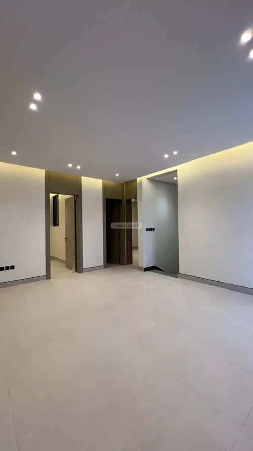 فيلا 300 متر مربع شرقية على شارع 15م النرجس، شمال الرياض، الرياض