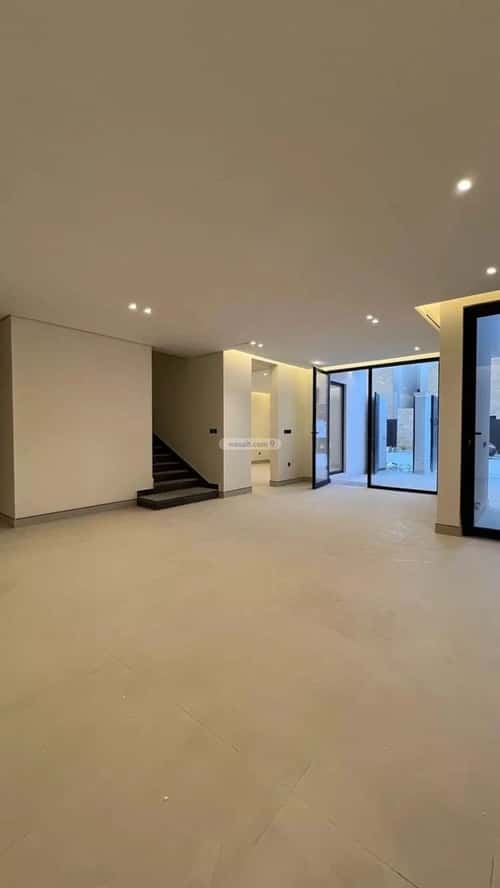 فيلا 300 متر مربع شرقية على شارع 15م النرجس، شمال الرياض، الرياض