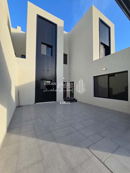 فيلا 253 متر مربع غربية على شارع 20م الأمواج، الخبر