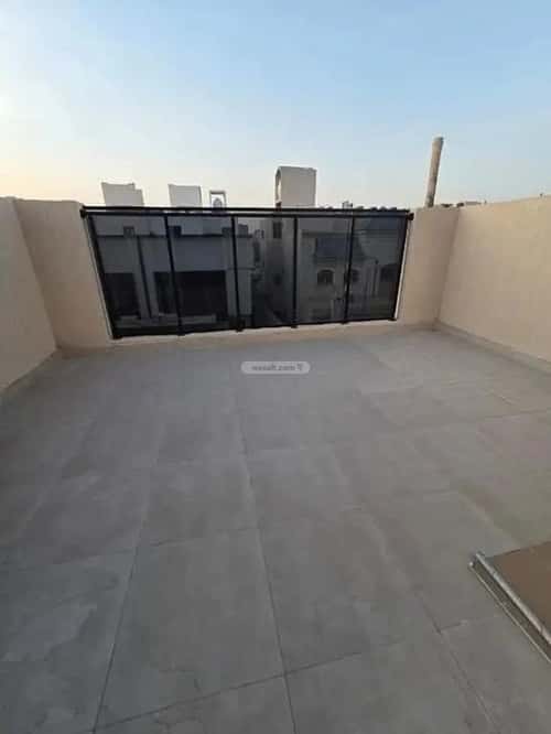 فيلا 282 متر مربع شمالية على شارع 15م اليرموك، شرق الرياض، الرياض