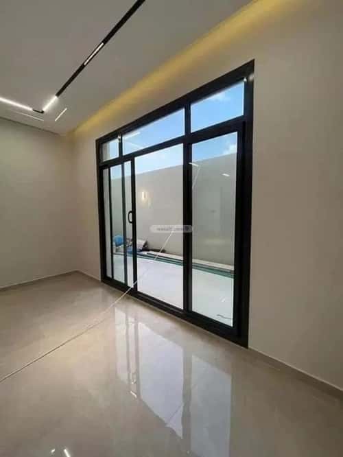 فيلا 312 متر مربع غربية على شارع 18م الرمال، شرق الرياض، الرياض