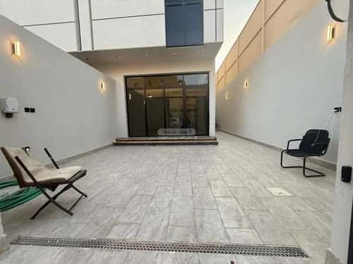 فيلا 292 متر مربع شرقية على شارع 15م الرمال، شرق الرياض، الرياض