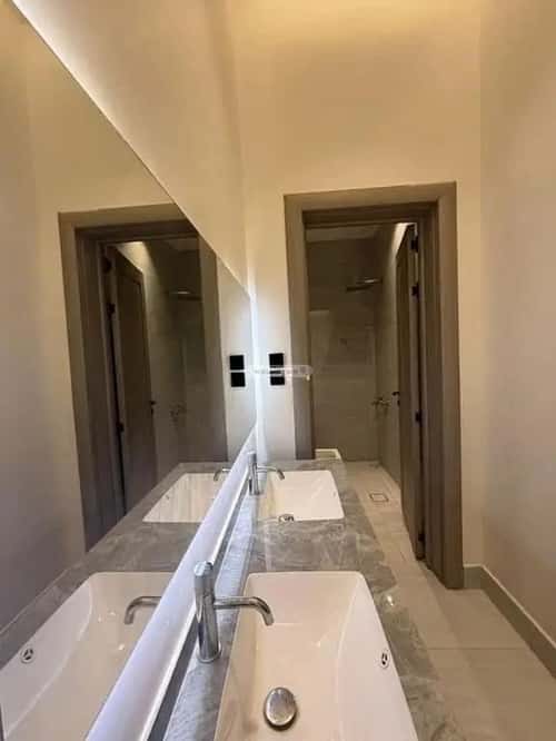 فيلا 292 متر مربع شرقية على شارع 15م الرمال، شرق الرياض، الرياض