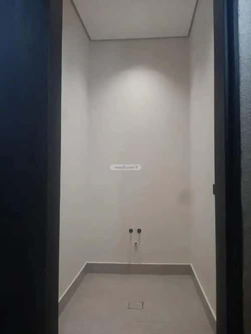 فيلا 259 متر مربع شمالية على شارع 15م الرمال، شرق الرياض، الرياض