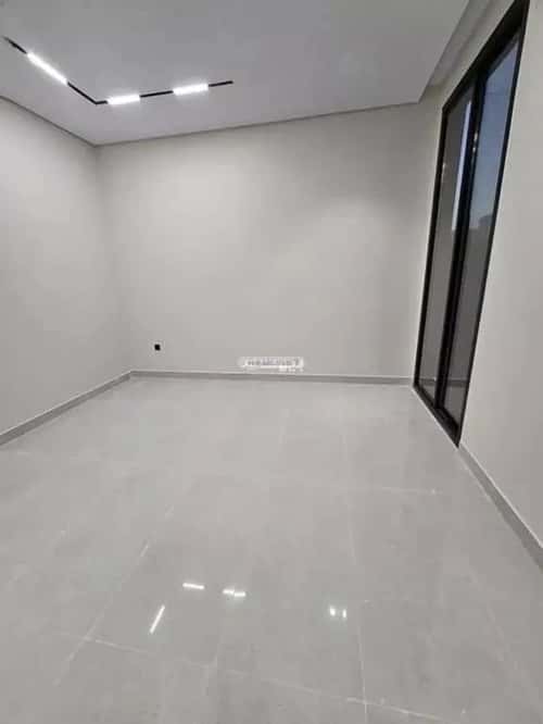 فيلا 333 متر مربع شرقية على شارع 20م القادسية، شرق الرياض، الرياض