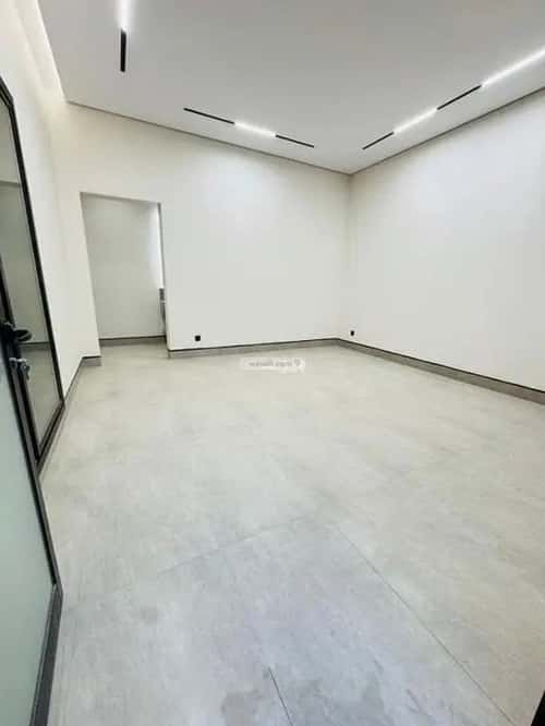 فيلا 135 متر مربع شمالية على شارع 15م الرمال، شرق الرياض، الرياض