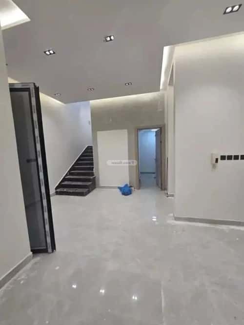 فيلا 360 متر مربع جنوبية شرقية على شارع 20م القادسية، شرق الرياض، الرياض