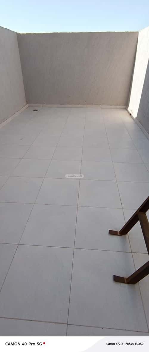 5 bedroom villa in Al Janadriyah