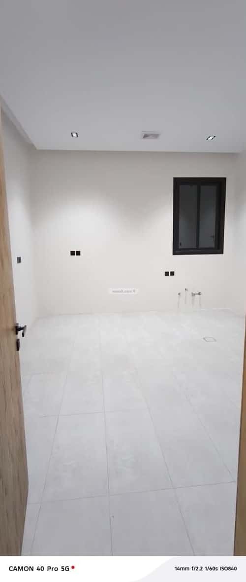 فيلا 260 متر مربع شرقية على شارع 20م الجنادرية، شرق الرياض، الرياض