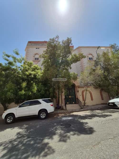 Villa 1000 SQM Facing North East on 15m Width Street Alkhadraa, Makkah Al Mukarramah