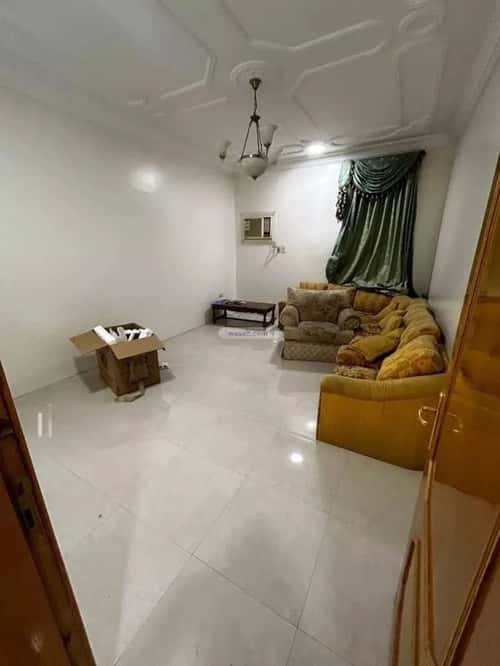 Villa 999 SQM Facing North West on 20m Width Street Al Fysalyah, Aldammam