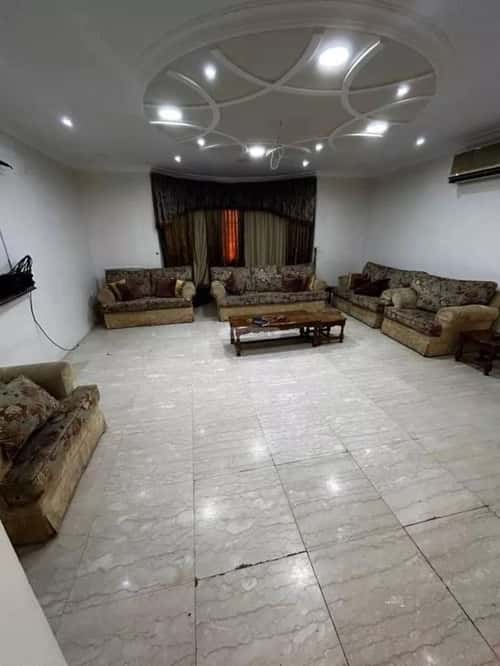 Villa 999 SQM Facing North West on 20m Width Street Al Fysalyah, Aldammam