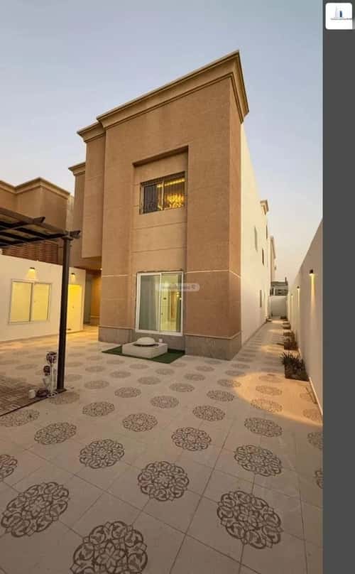 فيلا 424 متر مربع غربية على شارع 15م التحلية، الخبر