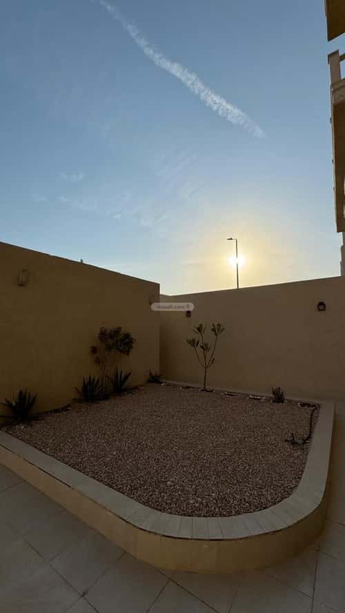 فيلا 466 متر مربع جنوبية على شارع 20م البحر، الخبر