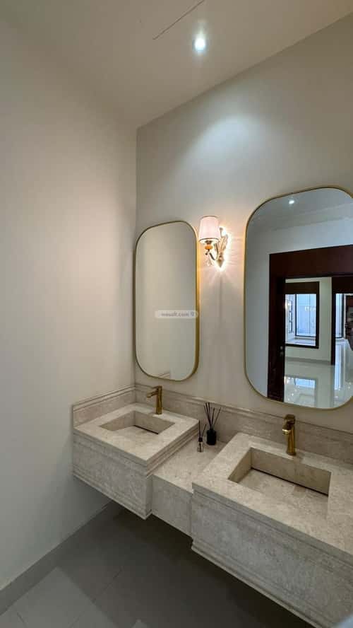 فيلا 466 متر مربع جنوبية على شارع 20م البحر، الخبر