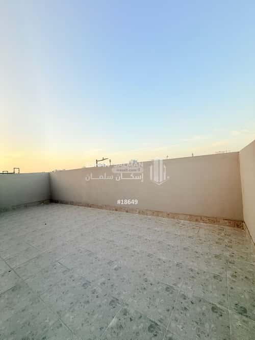 فيلا 362 متر مربع شمالية شرقية على شارع 20م الشراع، الخبر