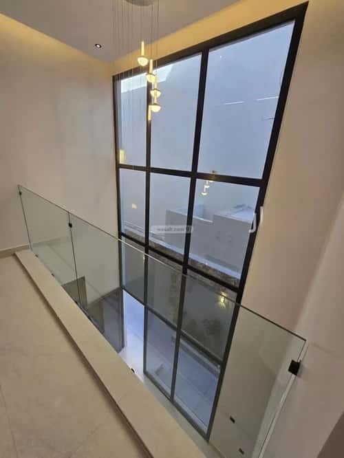 فيلا 250 متر مربع جنوبية على شارع 15م النرجس، شمال الرياض، الرياض