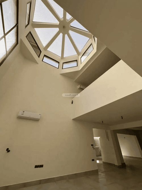 فيلا 625 متر مربع شمالية غربية على شارع 15م السعادة، شرق الرياض، الرياض