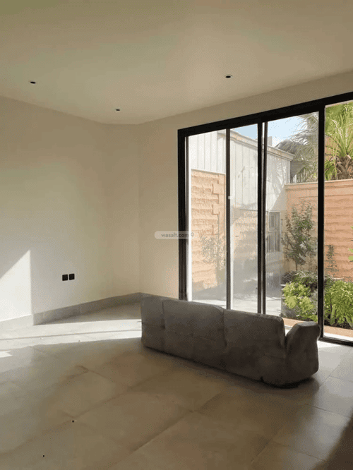 فيلا 625 متر مربع شمالية غربية على شارع 15م السعادة، شرق الرياض، الرياض