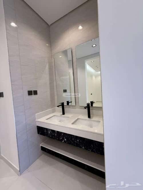 شقة ب 7 غرف المعلاة، أحد رفيدة