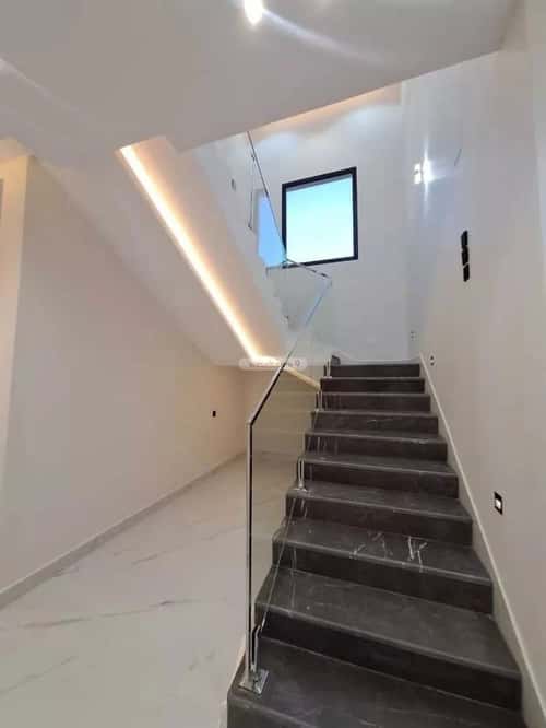 شقة ب 8 غرف المعلاة، أحد رفيدة