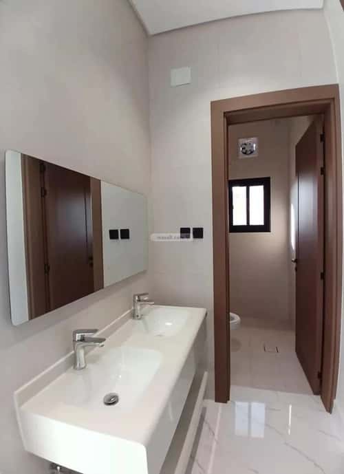 شقة ب 8 غرف المعلاة، أحد رفيدة