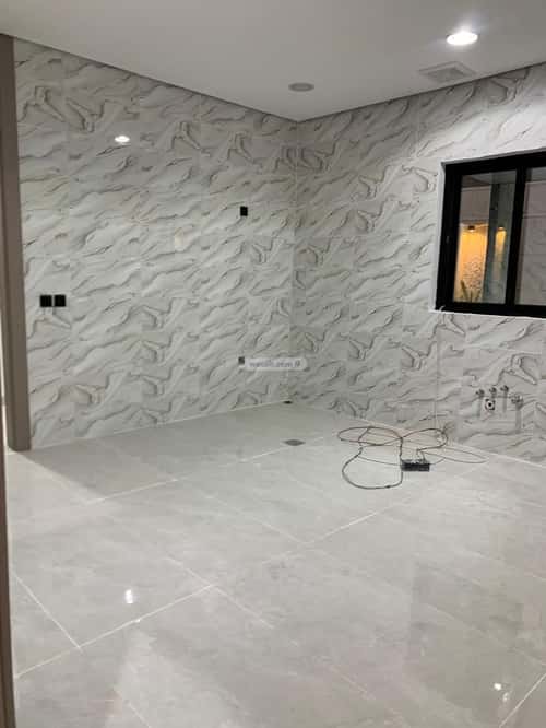 فيلا 273 متر مربع شمالية غربية على شارع 18م ضاحية الملك فهد، الدمام