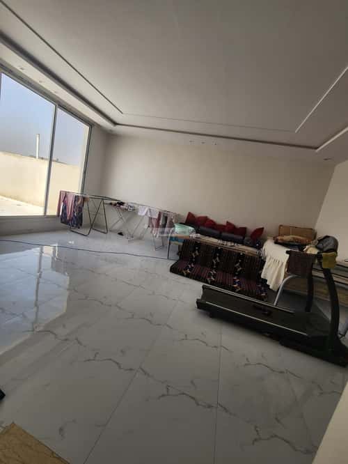 فيلا 300 متر مربع واجهة شمالية ب 4 غرف عكاظ، جنوب الرياض، الرياض