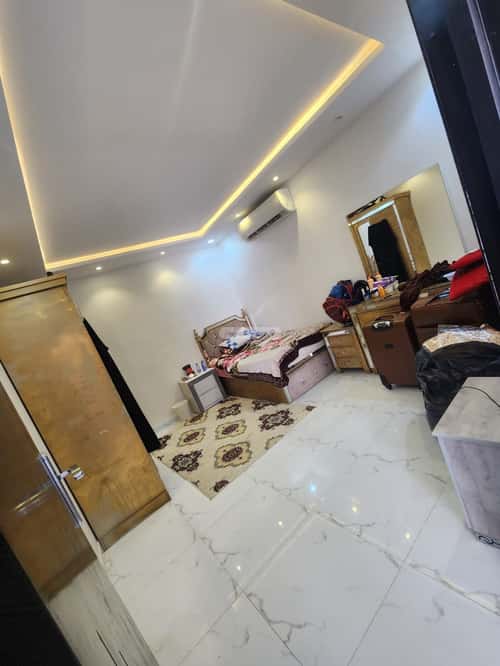 فيلا 300 متر مربع واجهة شمالية ب 4 غرف عكاظ، جنوب الرياض، الرياض