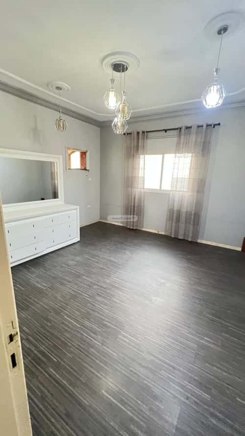 شقة 5 غرف في الربوة