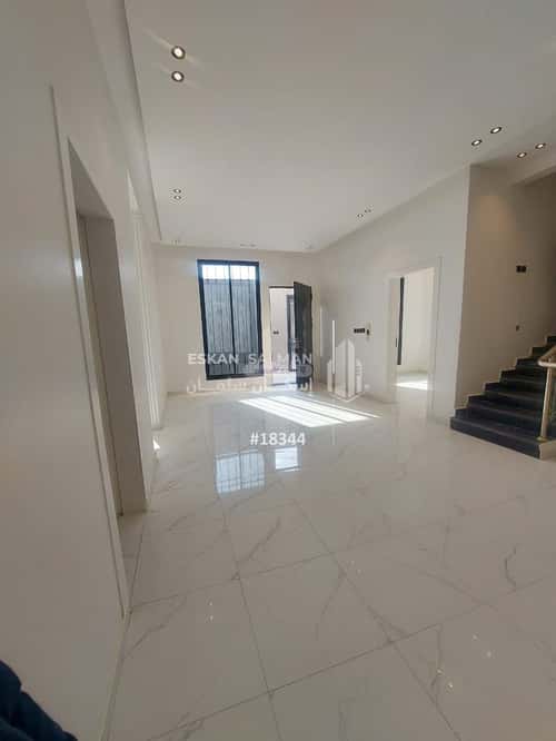 4 bedroom villa in Al Janadriyah