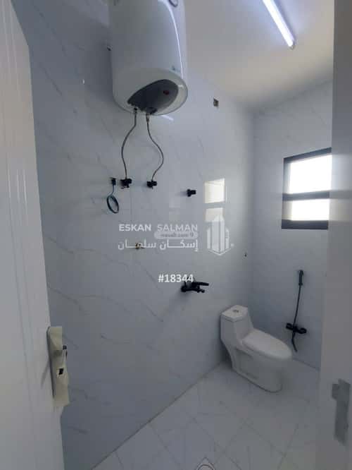 فيلا 4 غرف في الجنادرية