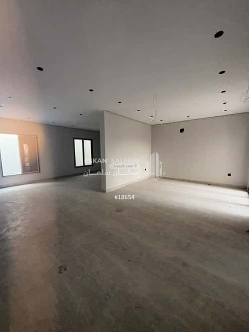 فيلا 253 متر مربع جنوبية على شارع 15م الأمواج، الخبر