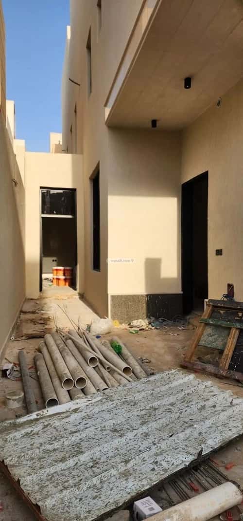 Floor 153 SQM with 5 Bedrooms Al-Awaly, West Riyadh, Riyadh