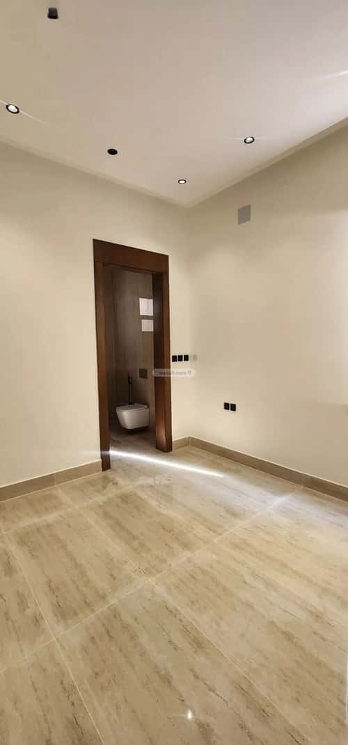 Floor 136 SQM with 5 Bedrooms Al-Awaly, West Riyadh, Riyadh