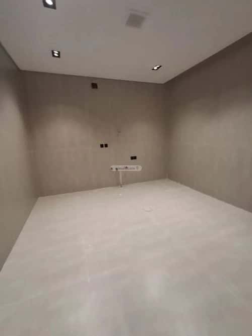 Floor 164 SQM with 5 Bedrooms West Al-Oraija, West Riyadh, Riyadh