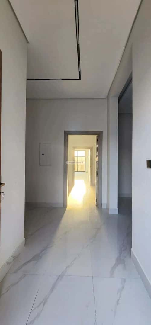 فيلا 300 متر مربع شرقية على شارع 20م العوالي، غرب الرياض، الرياض