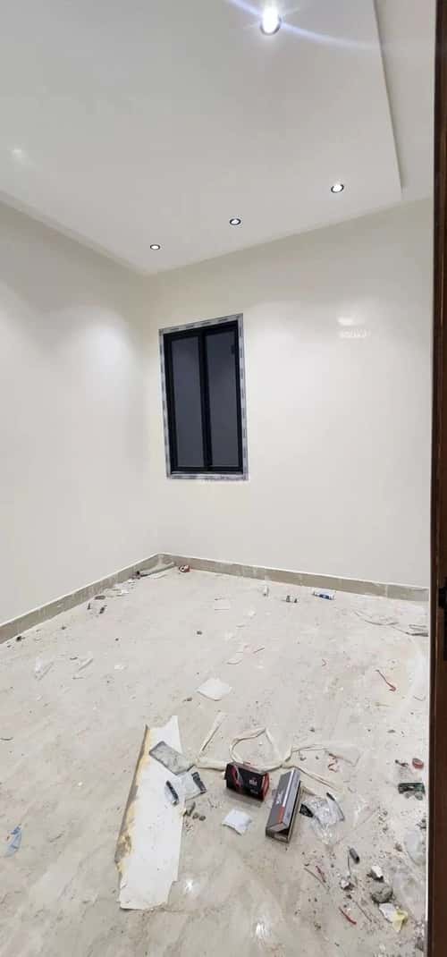 Floor 136 SQM with 5 Bedrooms Al-Awaly, West Riyadh, Riyadh