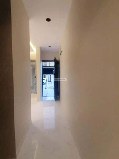 Floor 285 SQM with 5 Bedrooms Haya Nawah, Almuzahimih