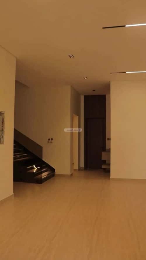 فيلا 196 متر مربع شرقية على شارع 20م الزهرة، غرب الرياض، الرياض