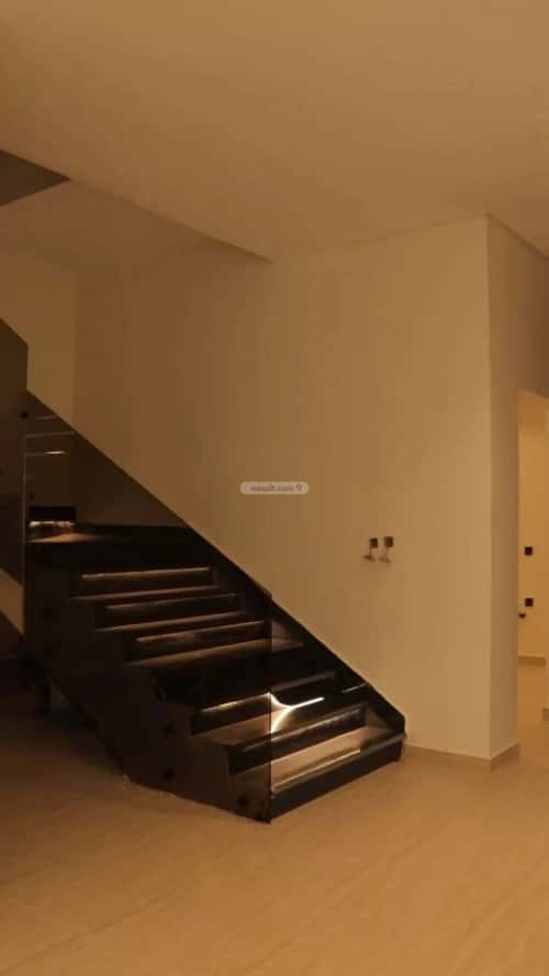 فيلا 196 متر مربع شرقية على شارع 20م الزهرة، غرب الرياض، الرياض