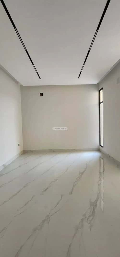 فيلا 300 متر مربع شرقية على شارع 20م العوالي، غرب الرياض، الرياض