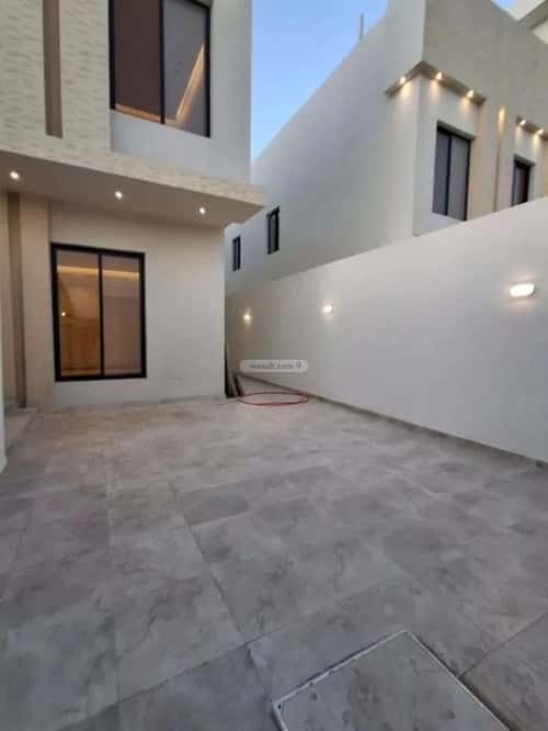 Floor 169 SQM with 5 Bedrooms Okaz, South Riyadh, Riyadh