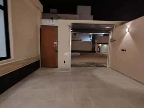 فيلا 300 متر مربع شرقية على شارع 20م العوالي، غرب الرياض، الرياض