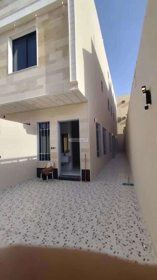 Floor 193 SQM with 5 Bedrooms Al-Awaly, West Riyadh, Riyadh