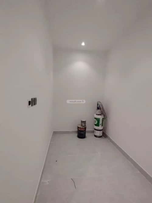 Floor 200 SQM with 5 Bedrooms Bader, South Riyadh, Riyadh